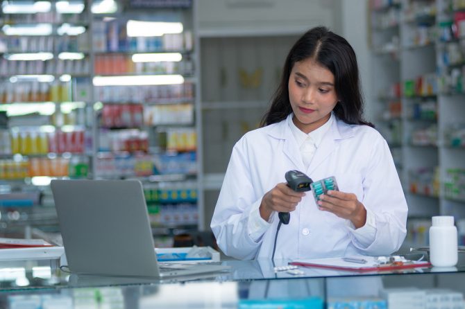 4 Reasons You Should Use a Local Pharmacy